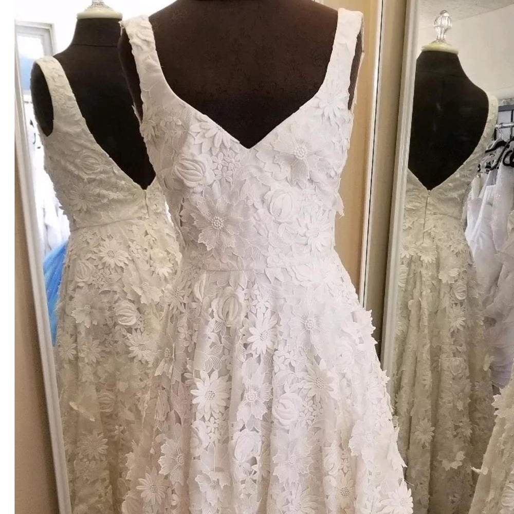 Nicole Miller Katrina 3D Floral Lace Wedding Dress